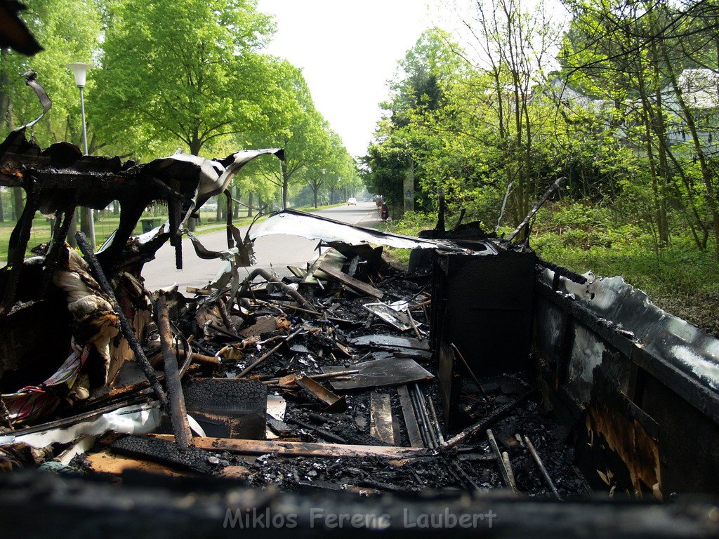 Brand Wohnwagen in Koeln Rodenkirchen P29.JPG